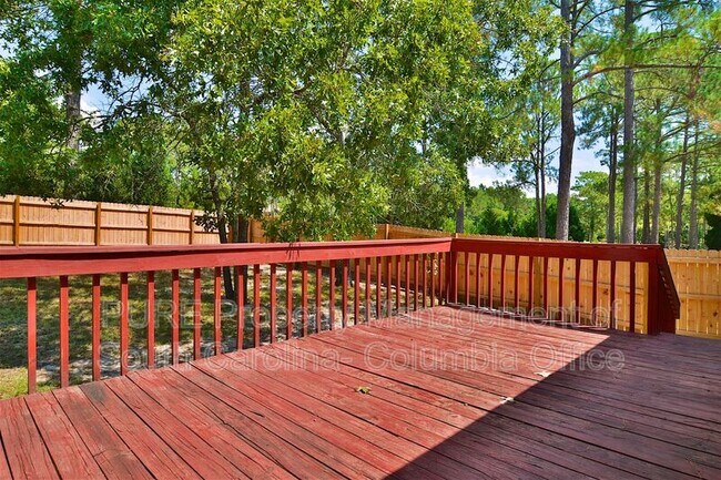 Building Photo - 517 Sparkleberry Ln