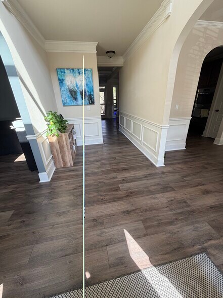 Entry Way - 206 Heights Ave