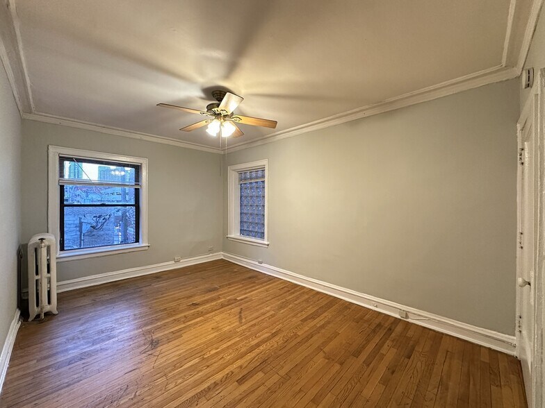 Building Photo - 1169 N Dearborn St