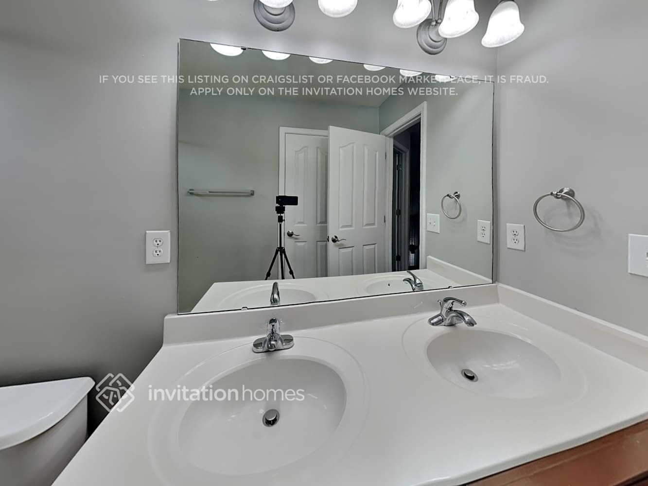 Building Photo - 1220 Brough Hall Dr