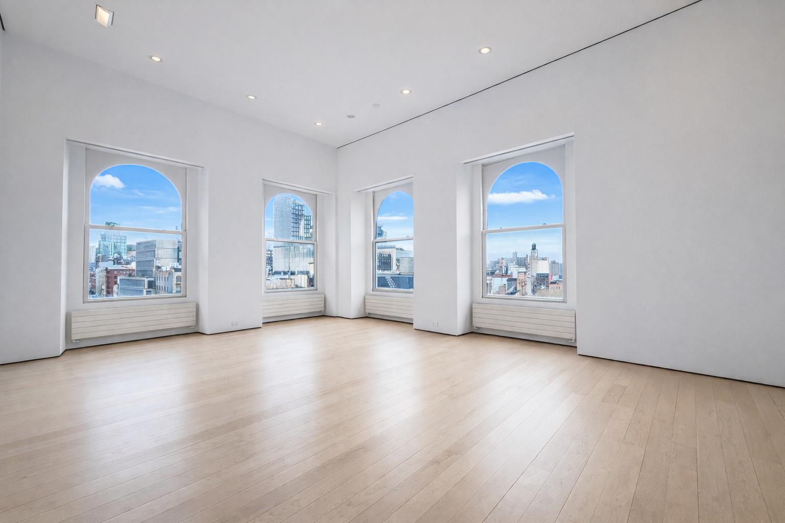 Building Photo - 54 Bleecker St