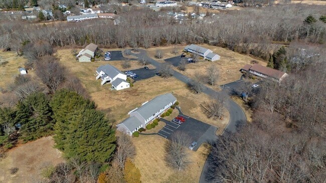 Building Photo - 4 Cicero Dr