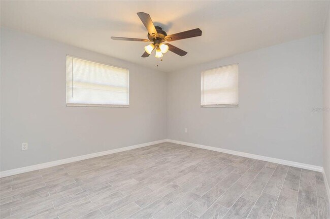 Building Photo - 12814 Kings Manor Ave