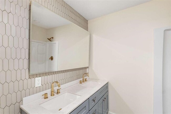 Building Photo - 6048 Blackhawk Trail SE