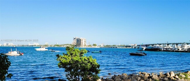 Building Photo - 2000 N Bayshore Dr