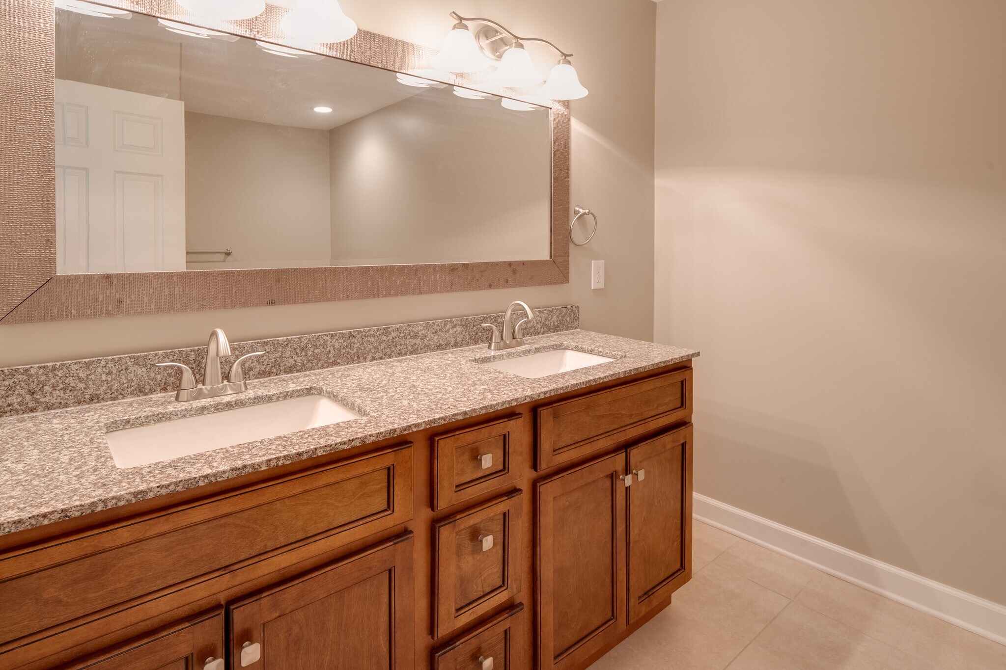 Dual sinks with Granite countertops - 2208 Southside Rd