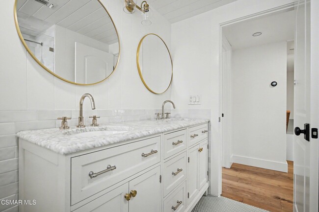 Building Photo - 1292 Brookview Ave