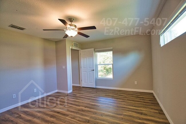 Building Photo - 121 Parish Dr