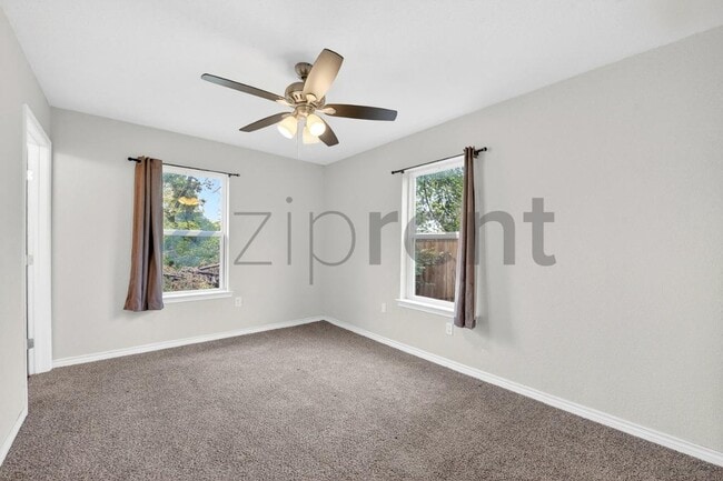 Building Photo - 317 Jones St