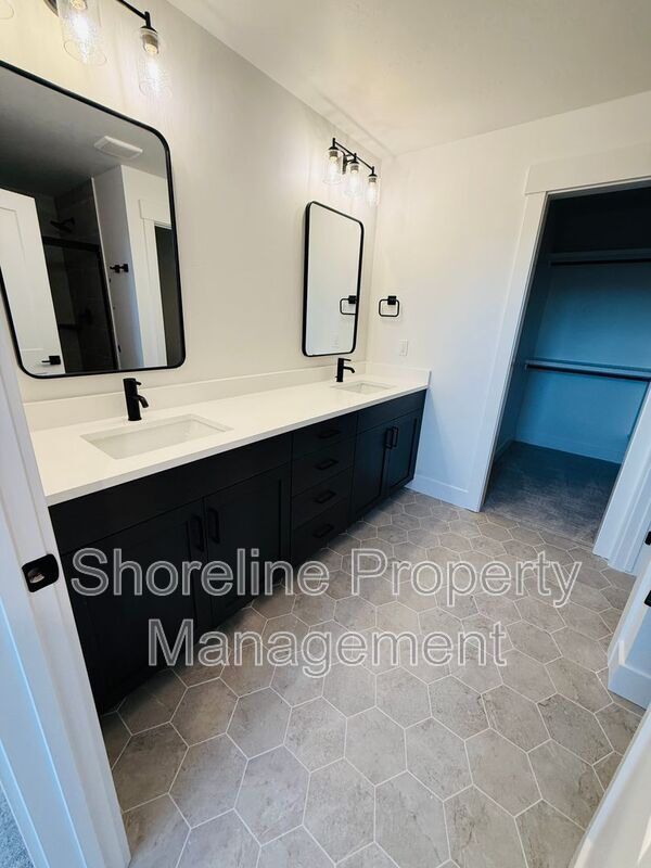 Building Photo - 2009 Freya Ct