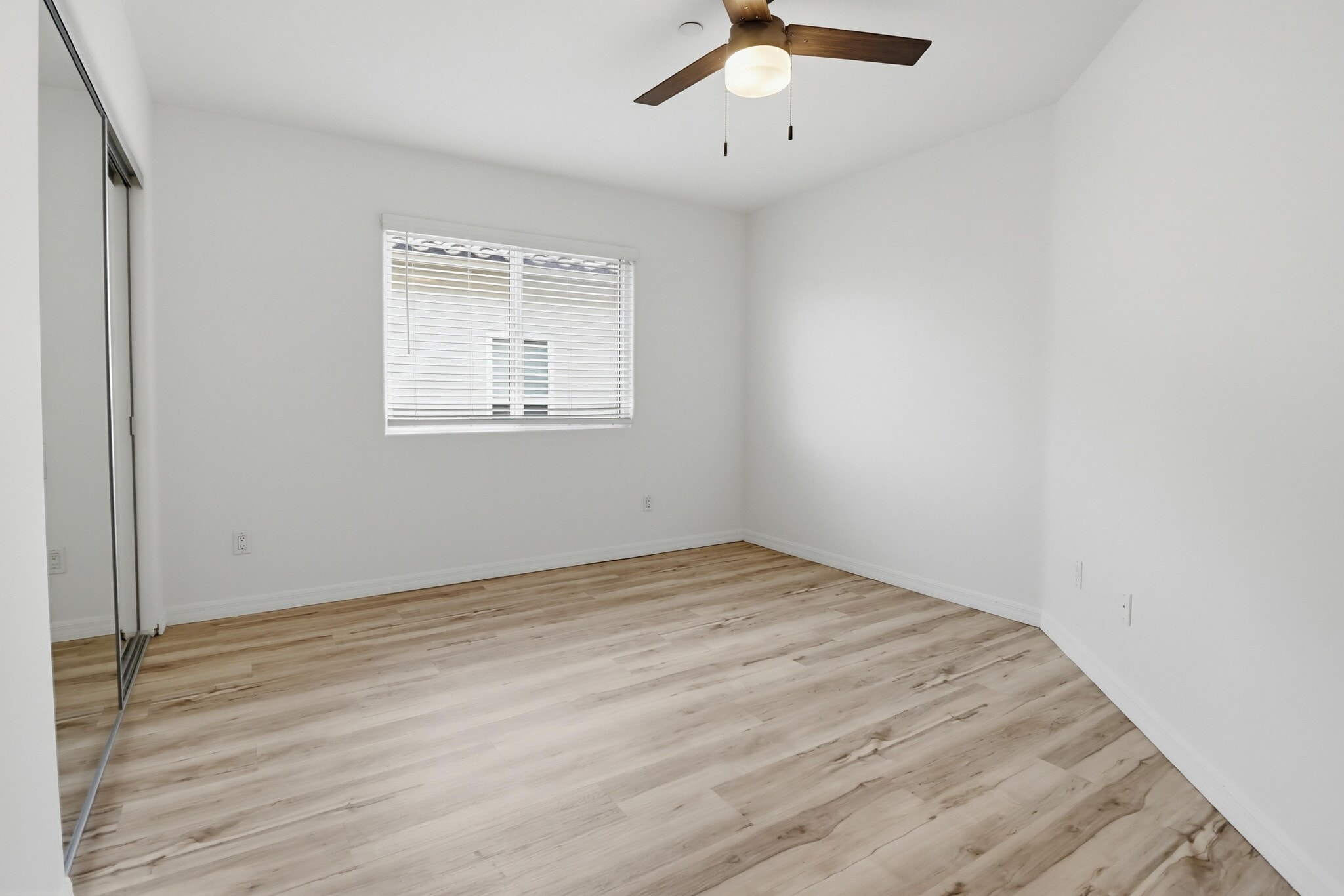 Building Photo - 1774 Elm Ave