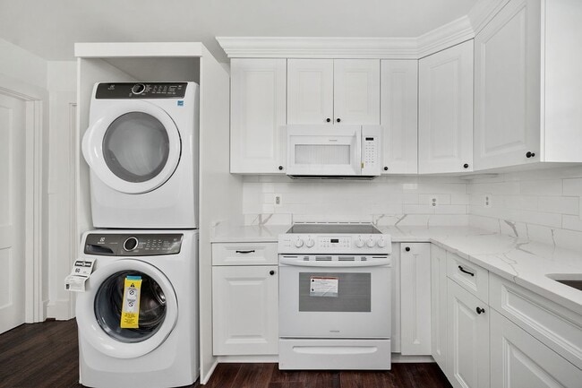 Building Photo - 819 Weedon St