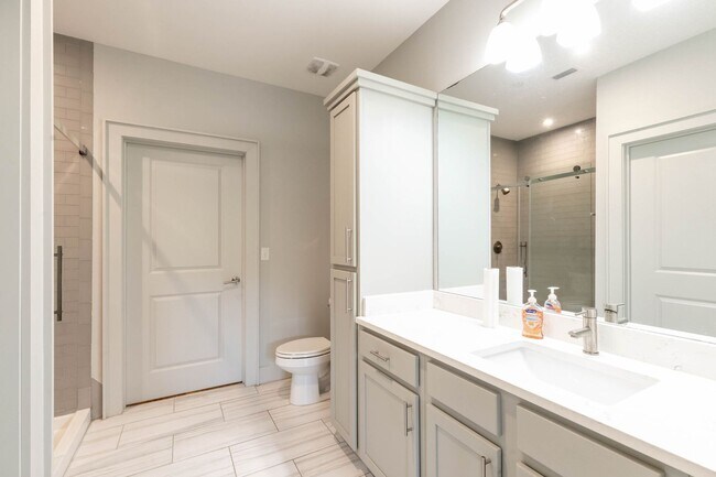 Building Photo - RARE 3 BEDROOM 2 BATH CONDO AT THE INLET -...