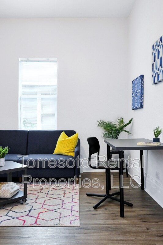 Building Photo - 226 Porter St