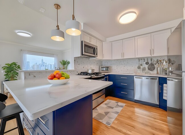 Building Photo - 126 OGDEN Ave