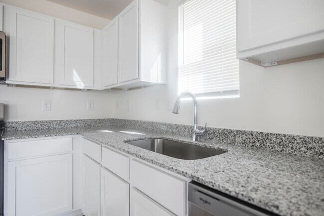 Building Photo - 134 Price Ml Trl