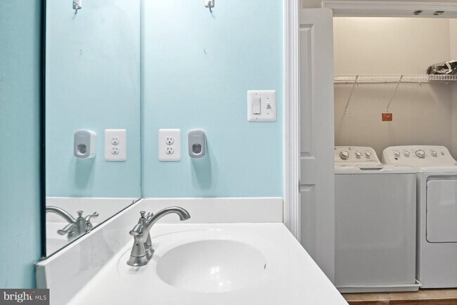 Building Photo - 7855 Port Capital Dr