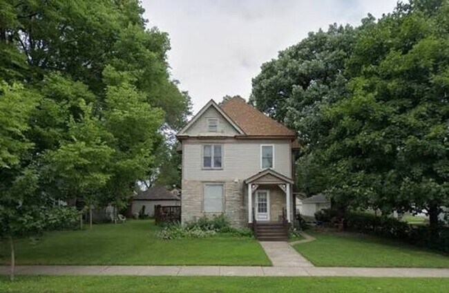 Primary Photo - Charming 1BR Apartment in Owatonna