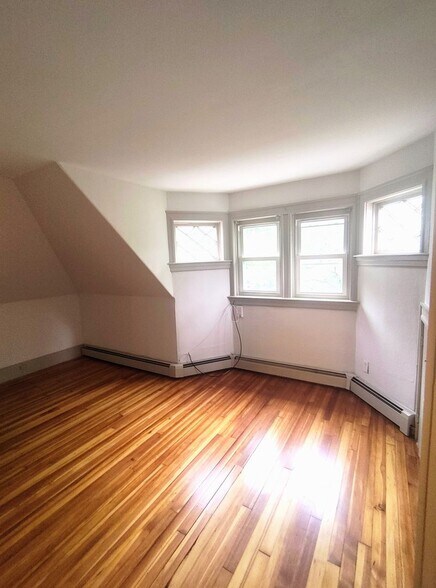 Building Photo - 31-33 Pitman Street