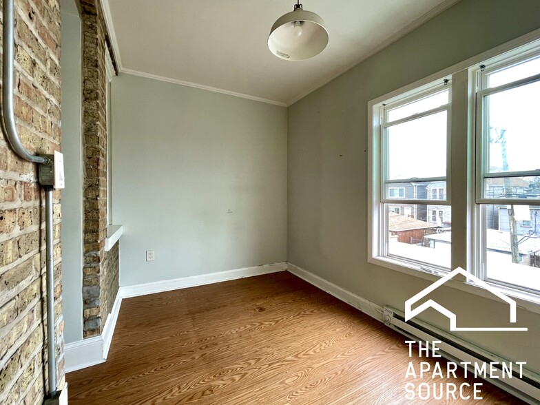Building Photo - 3540 N Lowell Ave
