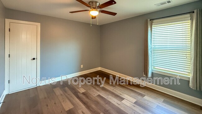 Building Photo - 338 Brookstone Dr