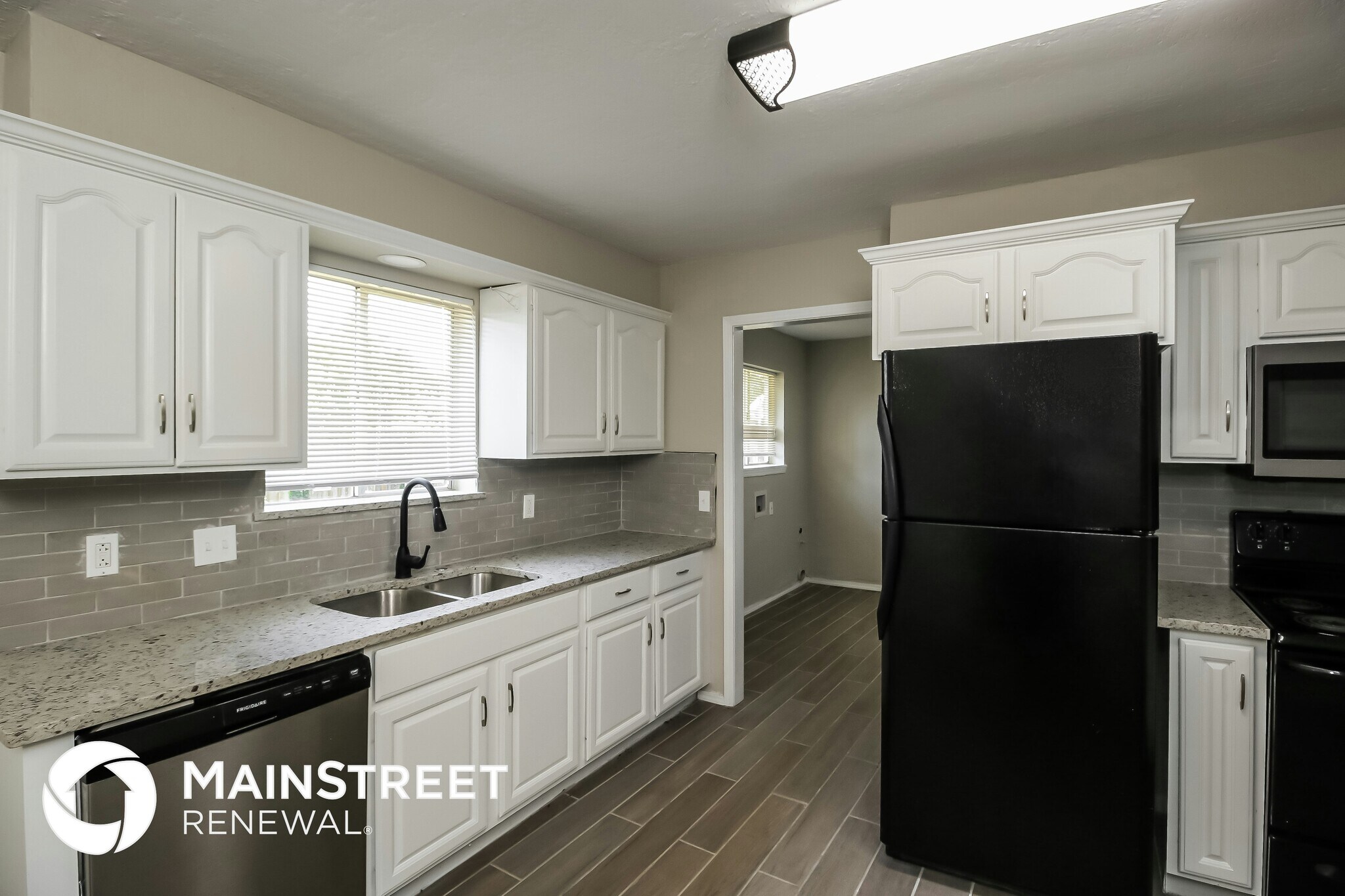 Building Photo - 1921 N Ann Arbor Ave