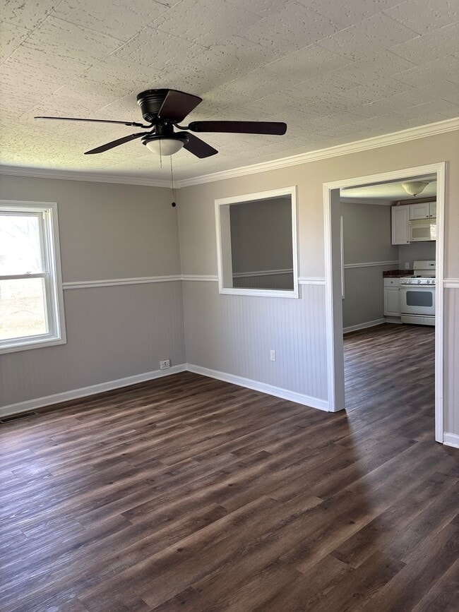 Building Photo - 159 Ervin Ln