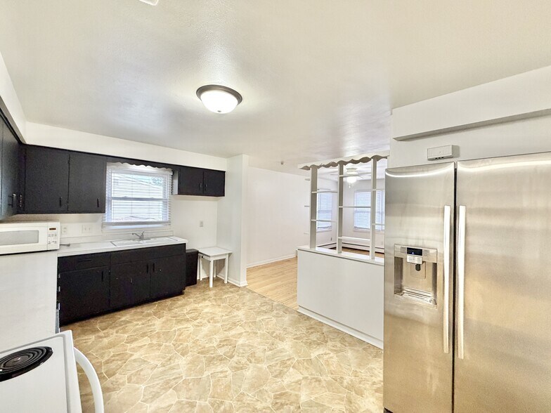 Building Photo - 290 Orchard Dr