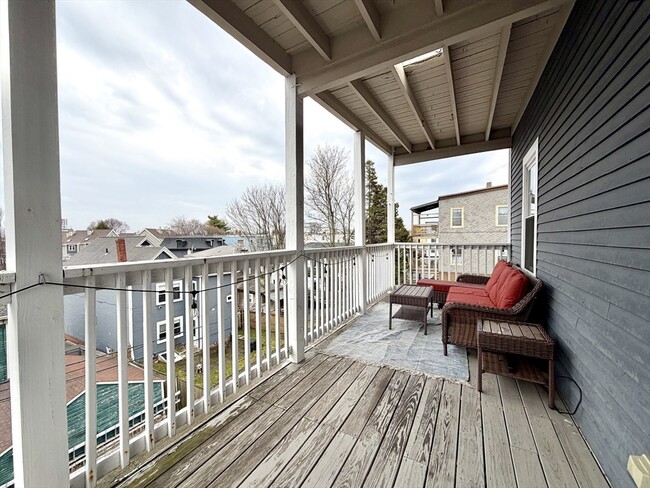 Building Photo - 37 Moseley St