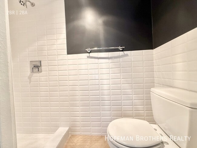 Building Photo - 18203 Coastline Dr