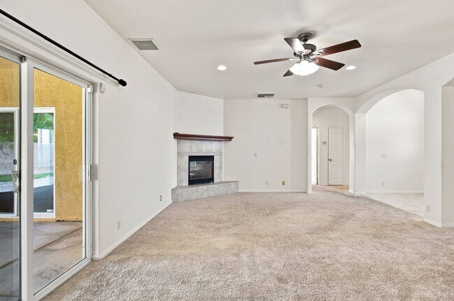 Building Photo - 1112 N Cynthia Ct