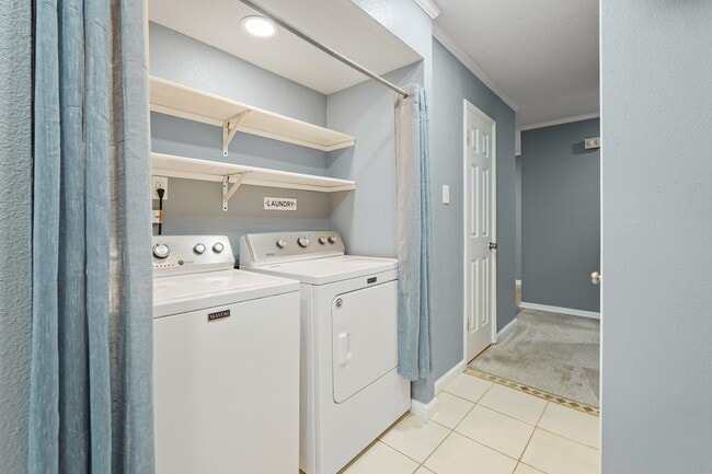 Building Photo - 1383 Country Pl Dr