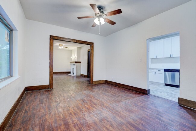 Building Photo - 1328 NE 8th St