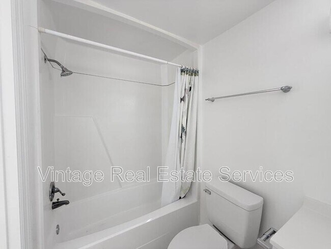 Building Photo - 3301 58th Ave S