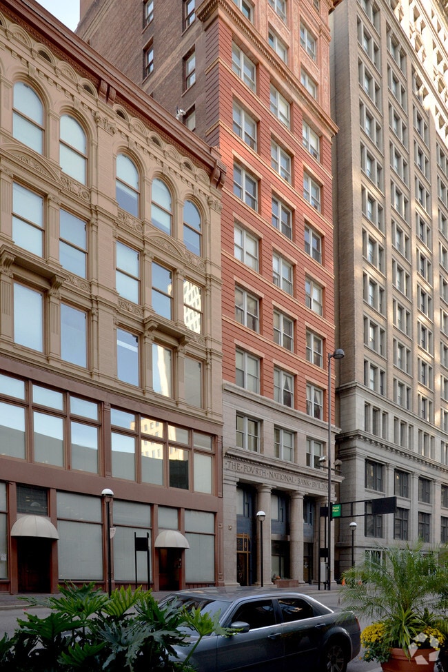 Building Photo - 18 E 4th St