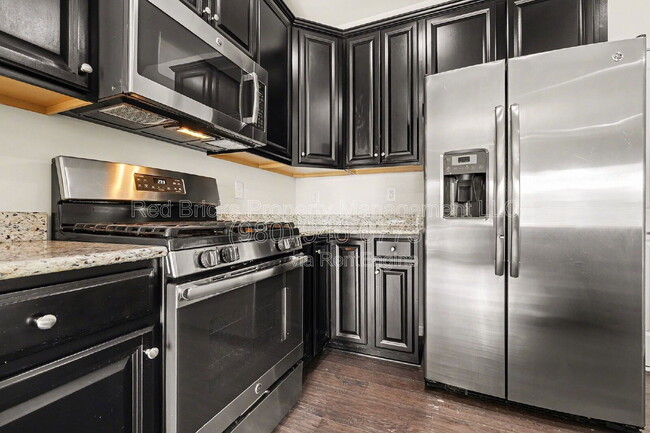 Building Photo - 727 Dynamo St NW