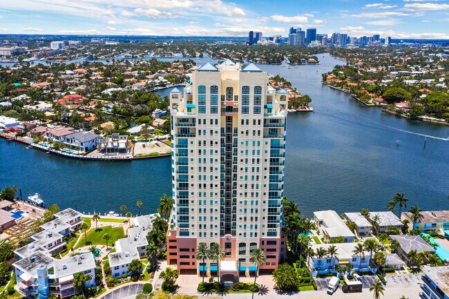 Building Photo - 3055 Harbor Dr