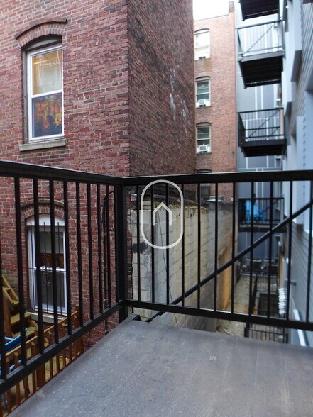 Building Photo - 19 Saint Cyprians Pl