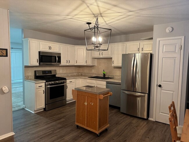 Building Photo - 3977 Sparkhill Dr