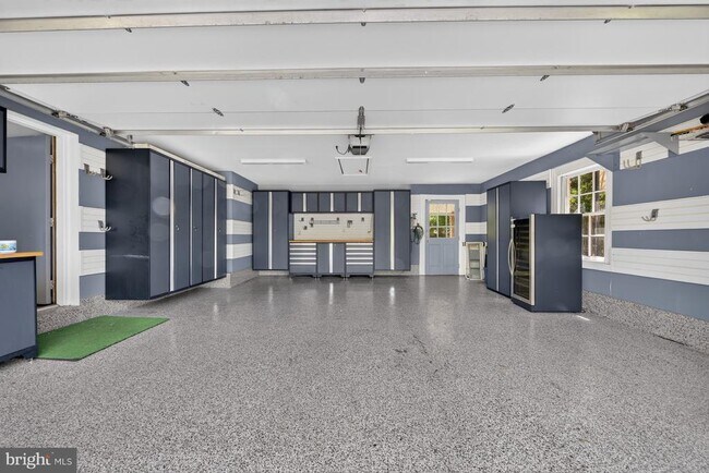 Building Photo - 1022 Delf Dr