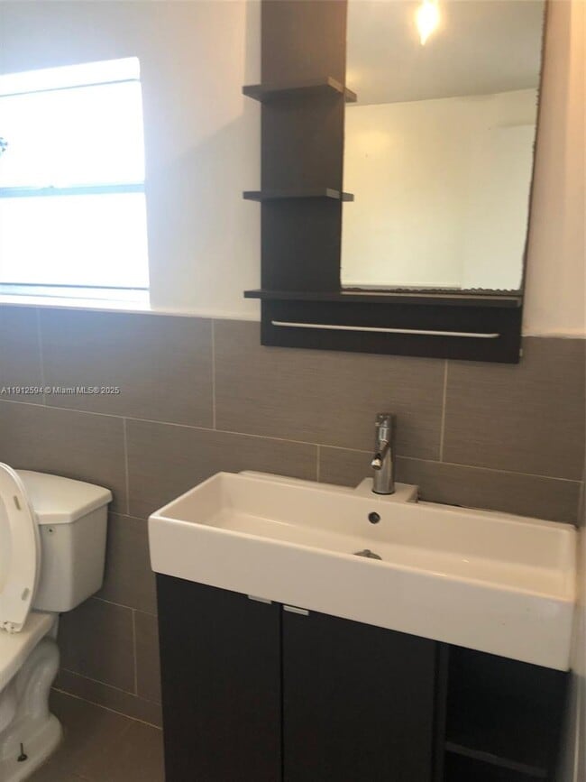 Building Photo - 2519 Pierce St