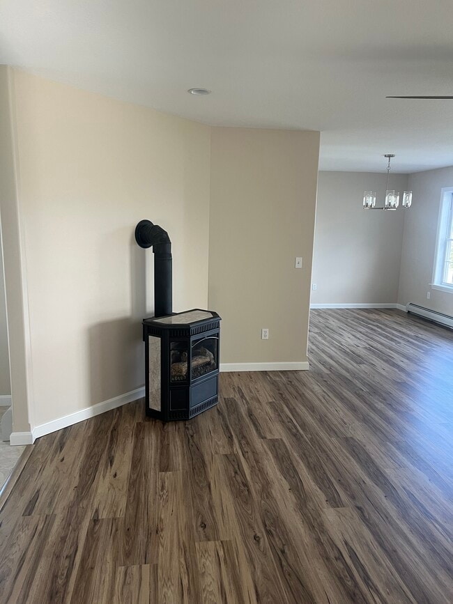 Building Photo - 10 Private Dr