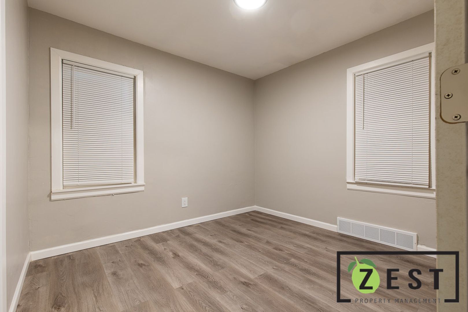 Building Photo - Fully Updated Bungalow near Henry Ford Hig...