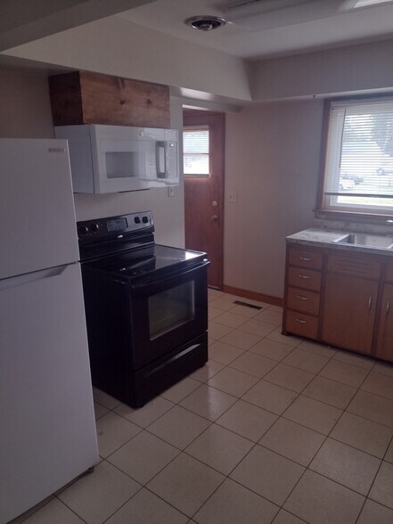 Building Photo - 403 Grove St