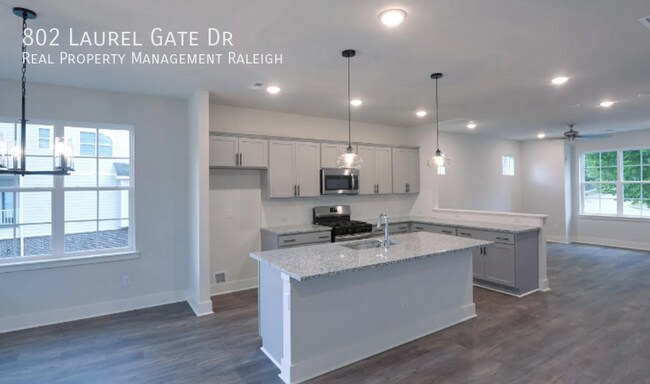 Building Photo - 802 Laurel Gate Dr