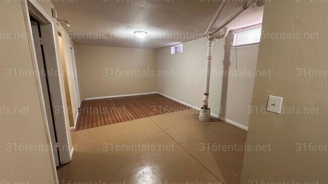 Building Photo - 1248 N Volutsia