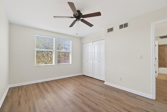 Building Photo - 2068 Herzog