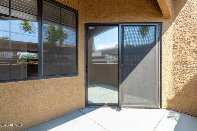 Building Photo - 5302 E Van Buren St