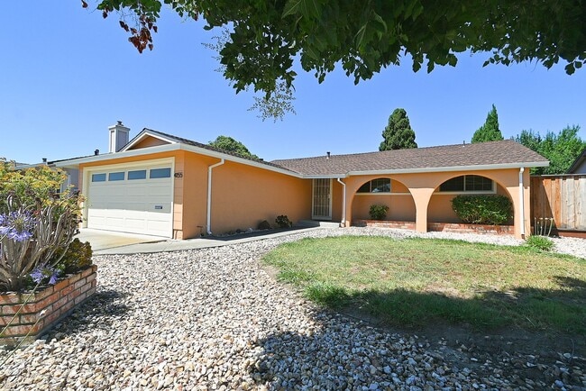Primary Photo - $3790 - 3BR - GORGEOUS REMODELED HOME IN N...