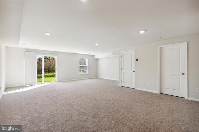 Building Photo - 76 Fonthill Ct